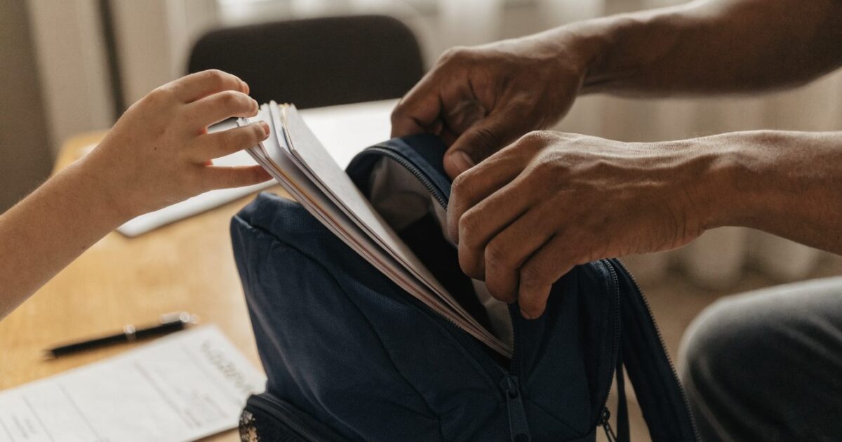 Assurance scolaire : obligatoire ou pas, et comment éviter de payer deux fois