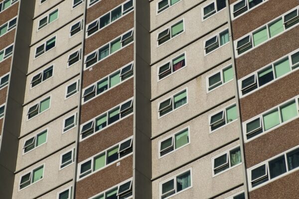 Charges de copropriété : repérer et contester une hausse abusive