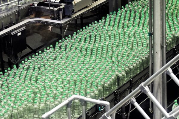 Consigne des bouteilles plastique : ce que le projet changerait