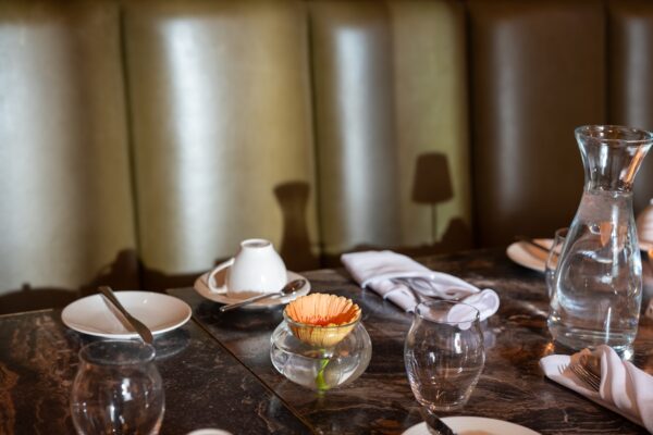 Eau du robinet gratuite au restaurant : la Pologne recule, la France l’impose